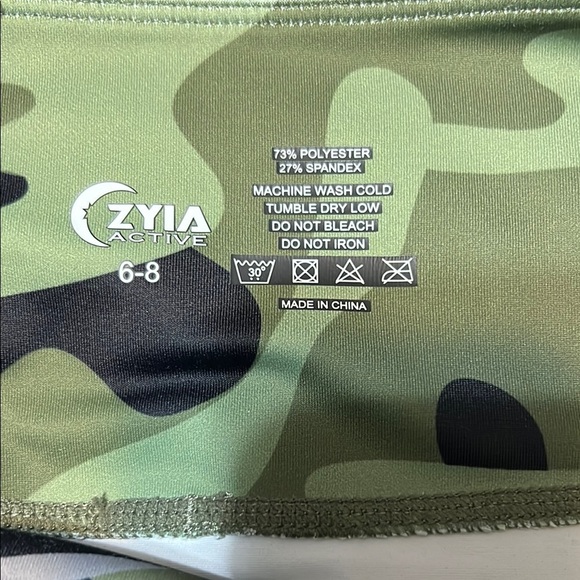 ZYIA Camouflage Leggings - Picture 8 of 8